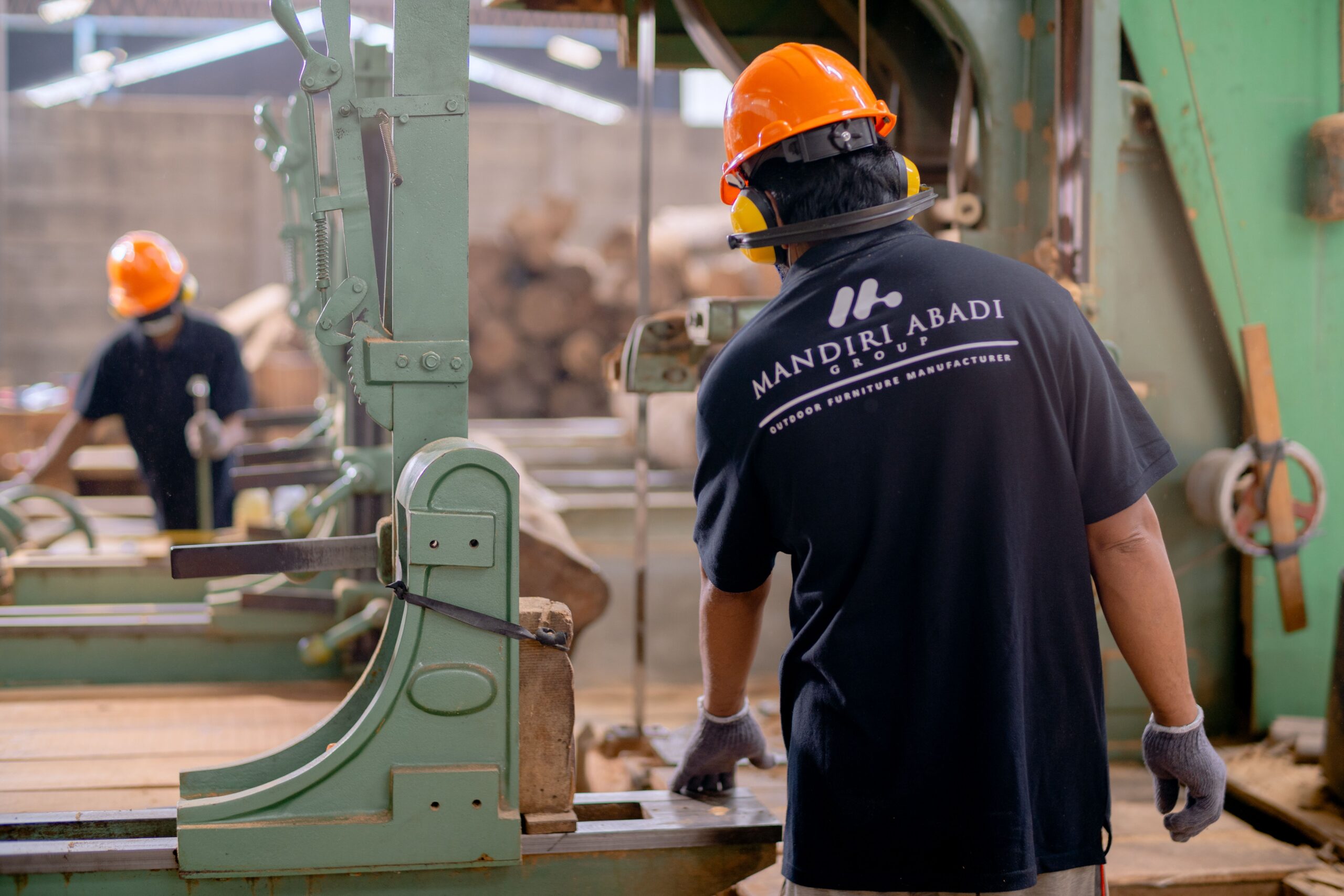 Image of an employee in a manufacturing plant
