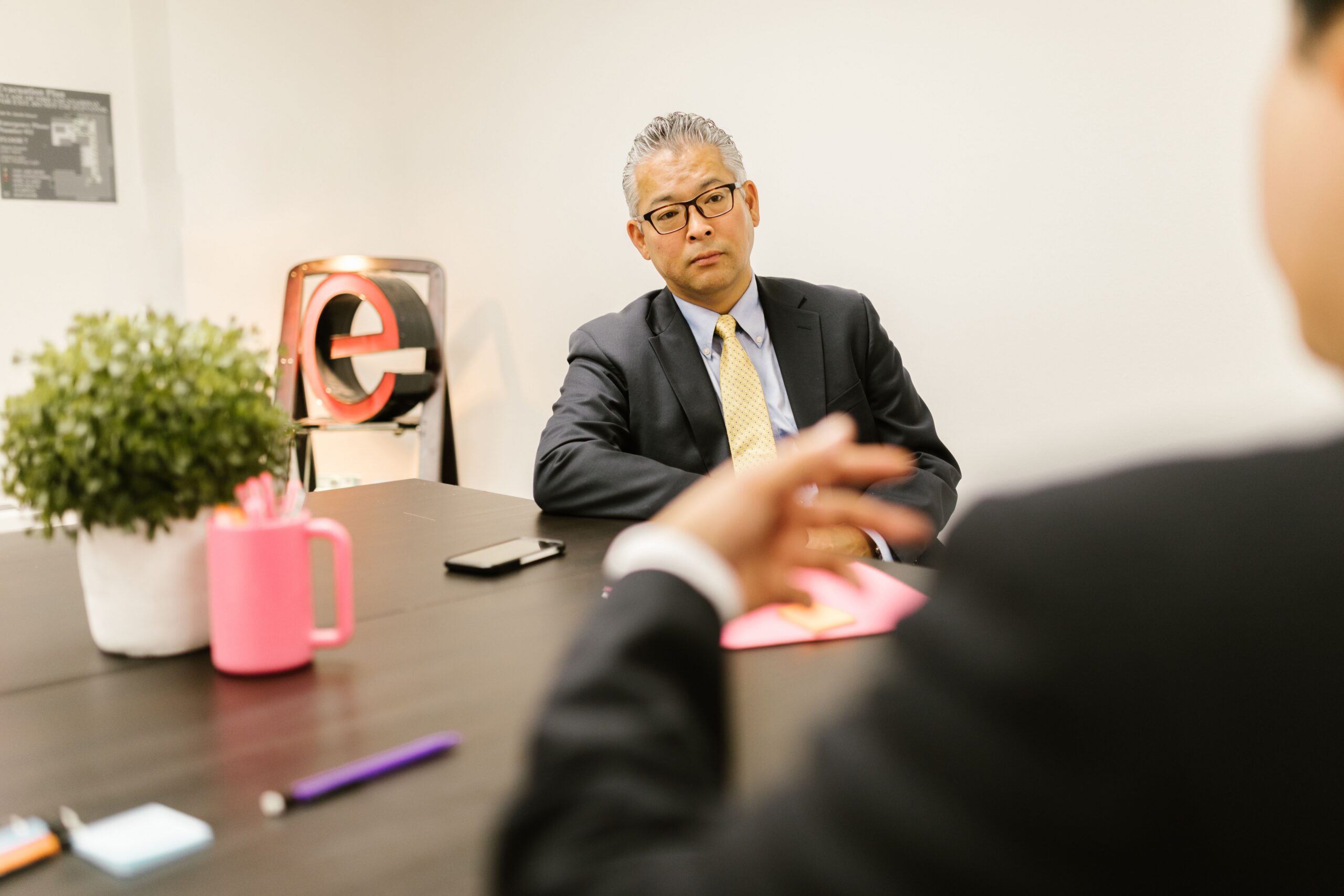 Image of a client meeting with a trusted advisor – a salesperson